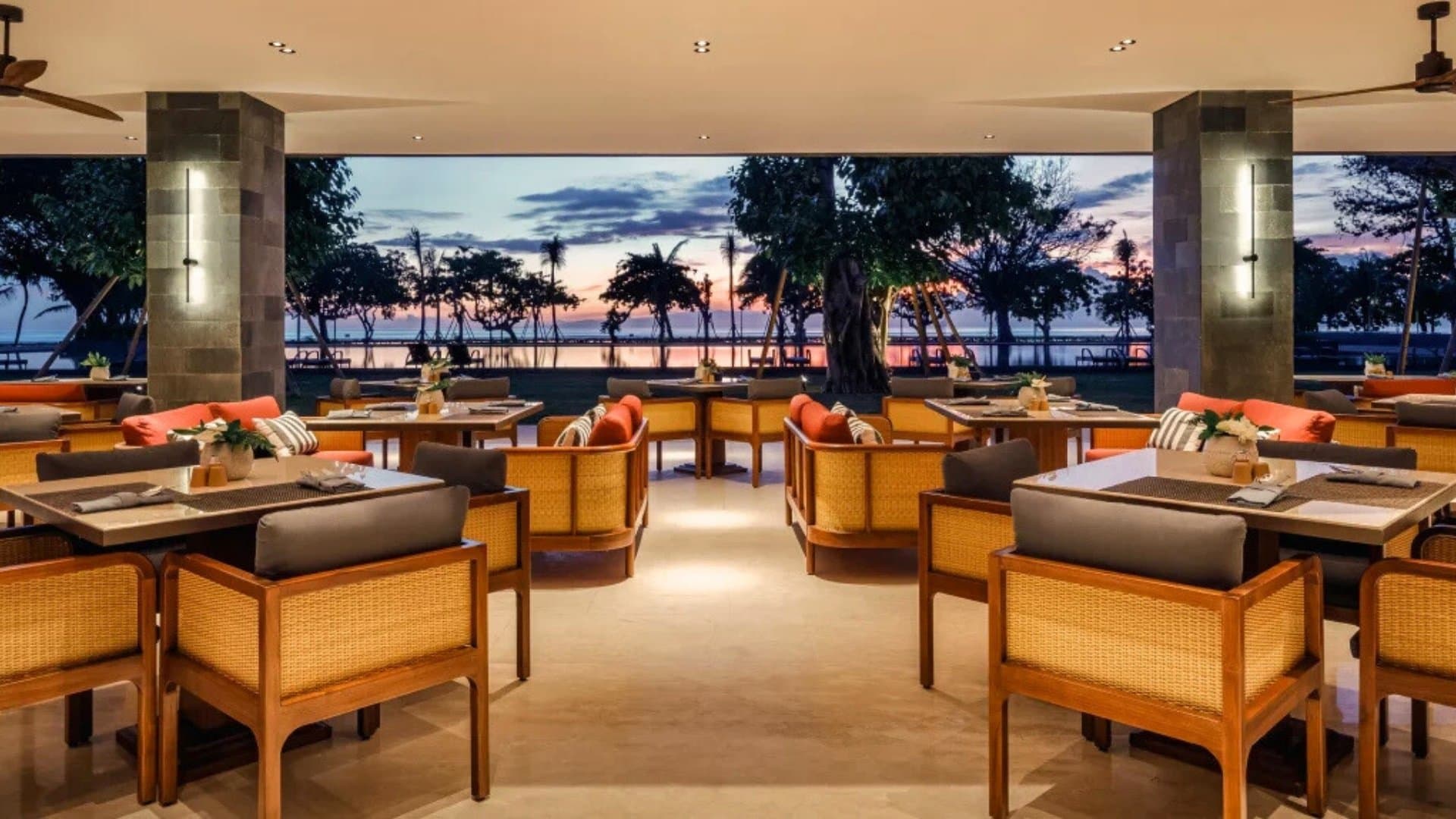 The Meru Sanur Bali: arunika restaurant